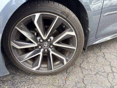Used 2022 Toyota Corolla SE FWD image 2
