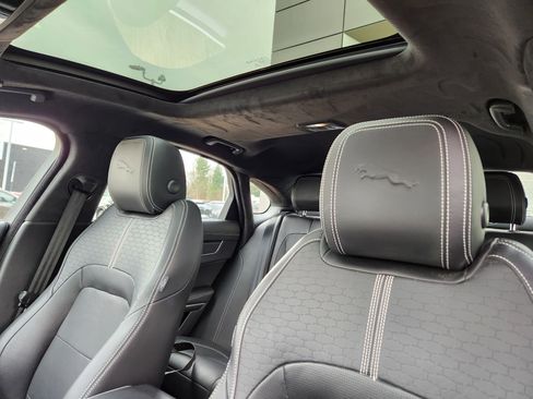 Used 2022 Jaguar XF R-Dynamic SE image 12