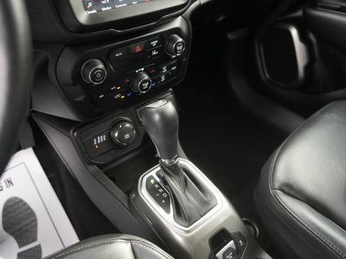 Used 2021 Jeep Renegade Limited image 27