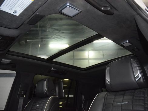 Used 2023 Cadillac Escalade ESV Sport Platinum w/ Heavy-Duty Trailer Package AWD/4WD image 53