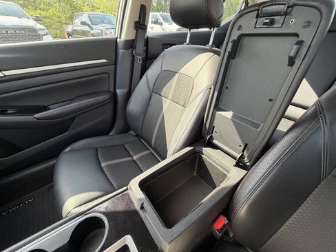 Used 2024 Nissan Altima 2.5 SR FWD image 14