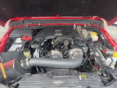 Used 2018 Jeep Wrangler Unlimited Sport S AWD/4WD image 6