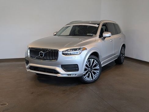 Used 2022 Volvo XC90 T5 Momentum image 1