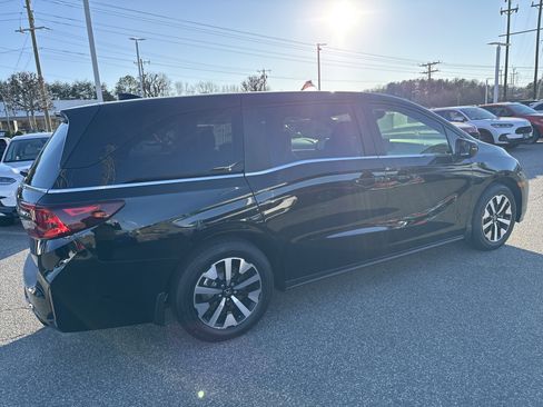 New 2026 Honda Odyssey EX-L image 9