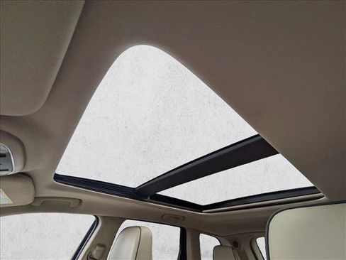 Used 2014 Jeep Grand Cherokee Overland w/ Advanced Technology Group image 15