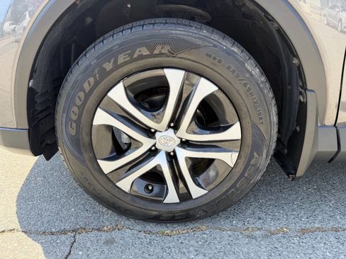 Used 2016 Toyota RAV4 LE AWD/4WD image 11