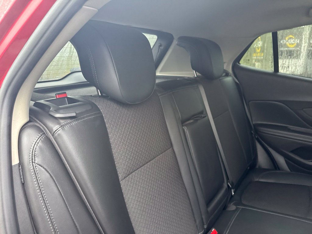 Used 2019 Buick Encore Sport Touring w/ Safety Package AWD/4WD image 39