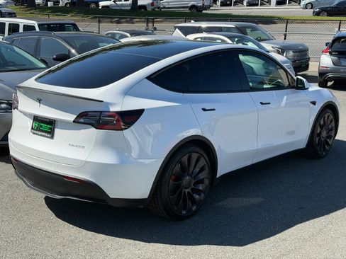 Used 2022 Tesla Model Y Performance image 5