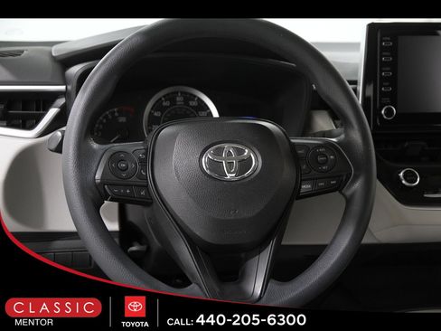 Used 2020 Toyota Corolla LE image 7