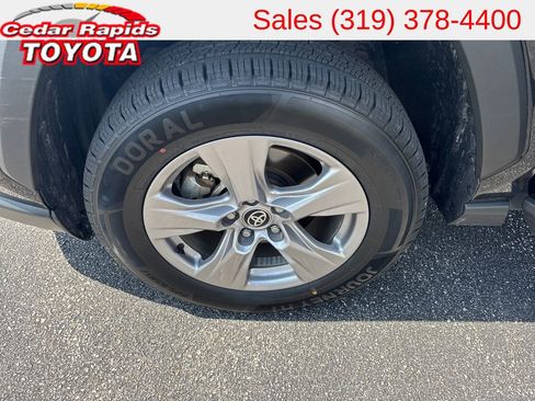 Used 2025 Toyota RAV4 XLE AWD/4WD image 26
