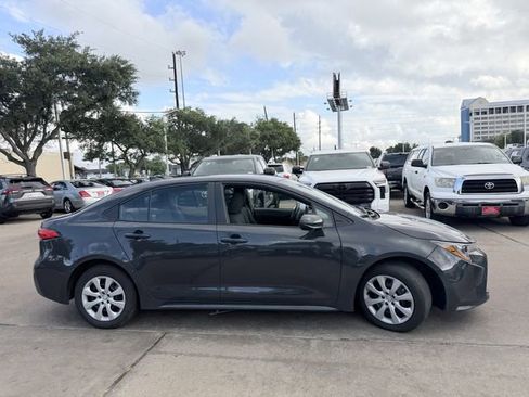 Used 2023 Toyota Corolla LE FWD image 4