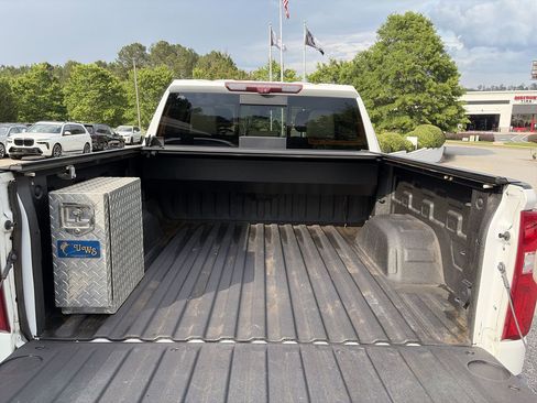 Used 2020 Chevrolet Silverado 1500 LTZ w/ LTZ Premium Package AWD/4WD image 36