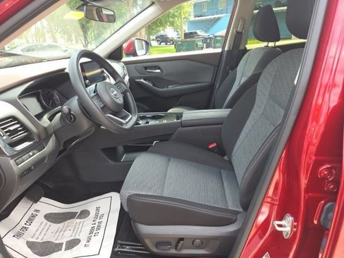 Certified 2023 Nissan Rogue SV FWD image 9