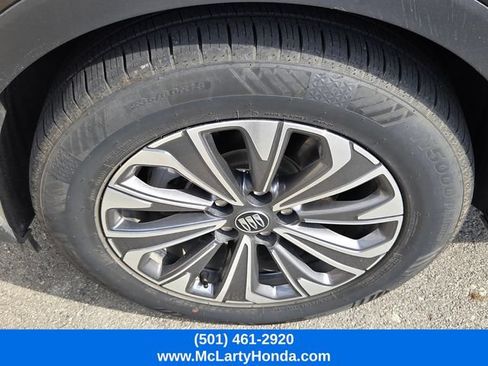 Used 2024 Buick Envision Preferred AWD/4WD image 9