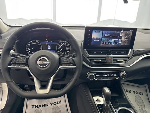 New 2025 Nissan Altima 2.5 SR w/ SR Premium Package image 9