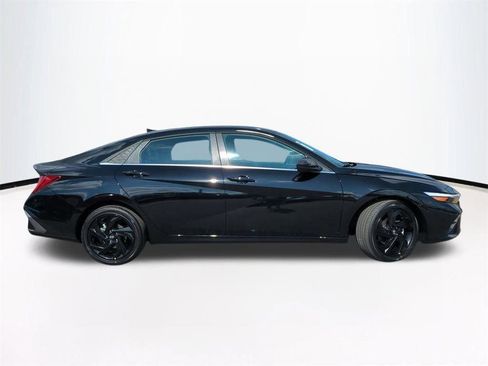 New 2026 Hyundai Elantra SEL Sport image 4