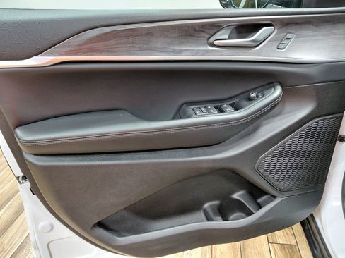 Certified 2024 Jeep Grand Cherokee L Limited w/ Luxury Tech Group II image 46