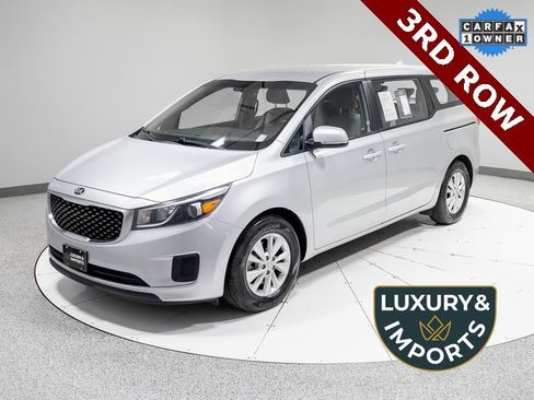 Used 2018 Kia Sedona L image 1