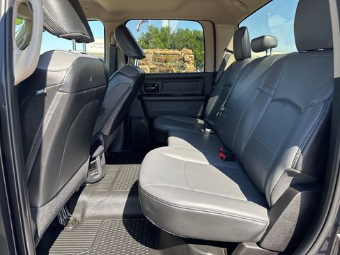 Used 2020 RAM 2500 Tradesman w/ Chrome Appearance Group AWD/4WD image 6