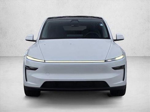 Used 2026 Tesla Model Y AWD image 2
