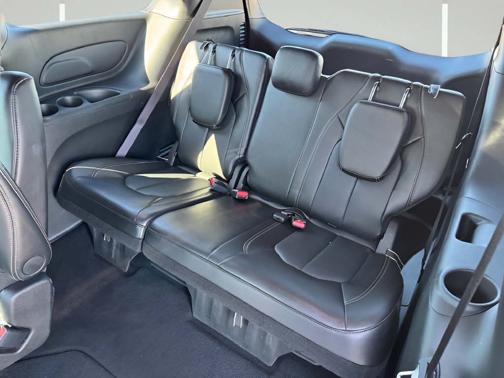 Used 2025 Chrysler Pacifica Select FWD image 29