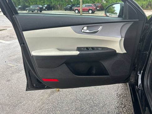 Used 2023 Kia Forte LXS FWD image 30