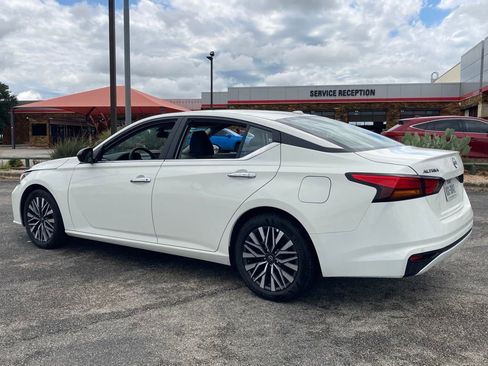 Used 2025 Nissan Altima 2.5 SV FWD image 5