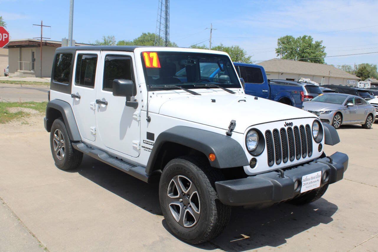 Used 2017 Jeep Wrangler Unlimited Sport w/ Quick Order Package 23S AWD/4WD image 2