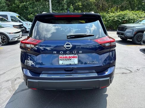 Certified 2024 Nissan Rogue SV w/ SV Premium Package AWD/4WD image 6