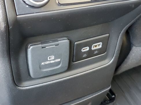 Certified 2022 GMC Acadia SLE w/ Driver Convenience Package image 19