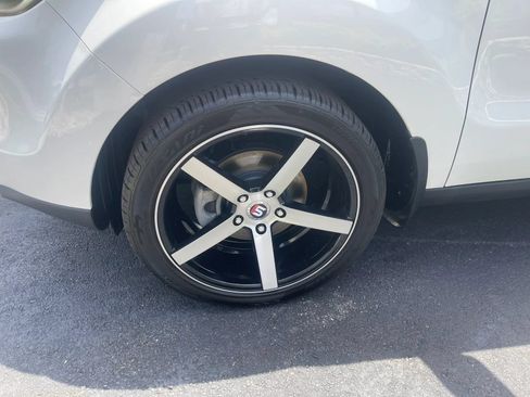 Used 2015 Kia Soul FWD image 23
