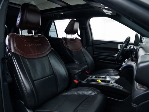 Used 2020 Ford Explorer Platinum w/ Premium Technology Package image 24