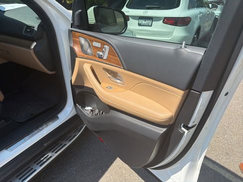 Used 2024 Mercedes-Benz GLE 350 4MATIC image 7