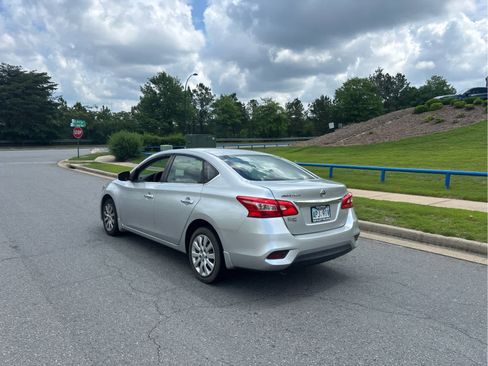 Used 2017 Nissan Sentra S FWD image 3