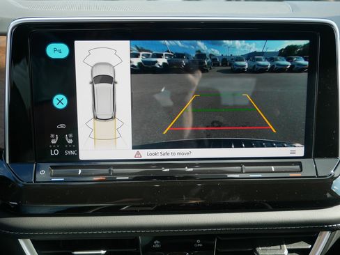 New 2026 Volkswagen Atlas SE image 10