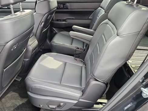 Certified 2025 Hyundai Santa Fe Calligraphy image 13