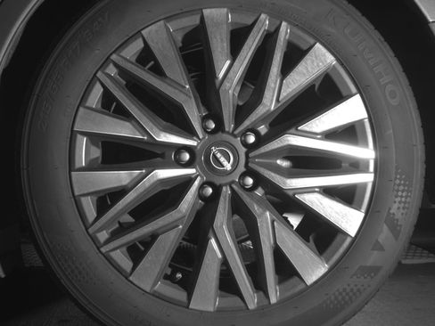 Used 2025 Nissan Altima 2.5 SV FWD image 14