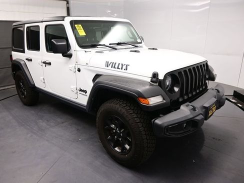 Used 2021 Jeep Wrangler Unlimited Sport AWD/4WD image 3