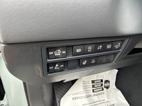New 2026 Toyota Tundra Platinum AWD/4WD image 31