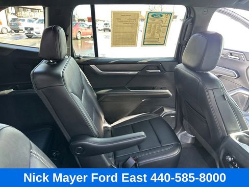 Used 2024 GMC Acadia Elevation image 37