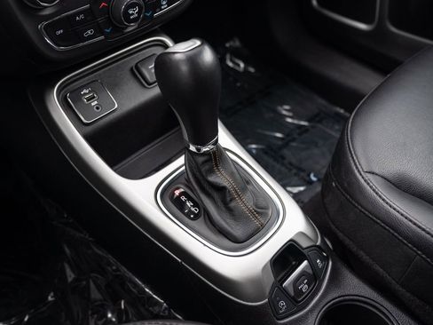 Used 2019 Jeep Compass Latitude w/ Cold Weather Group image 25