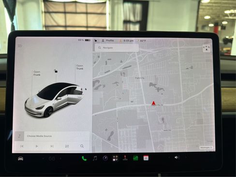 Used 2020 Tesla Model 3 Standard Range Plus RWD image 27