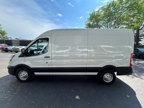 Used 2024 Ford Transit 250 148 Medium Roof Extended AWD image 4