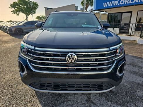 New 2026 Volkswagen Atlas SE FWD image 2