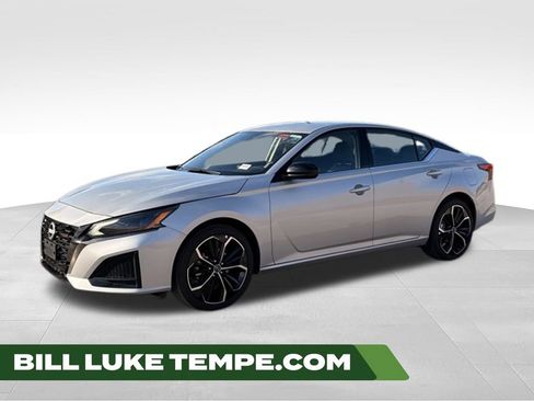Used 2025 Nissan Altima 2.5 SR AWD/4WD image 1