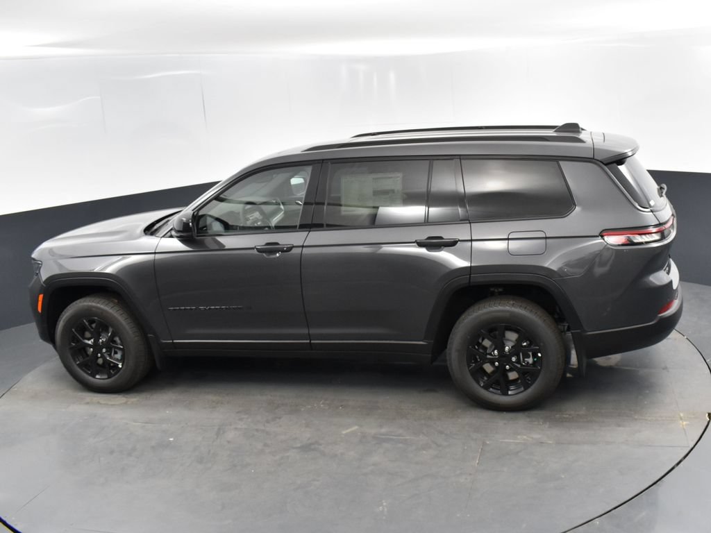 Used 2025 Jeep Grand Cherokee L Altitude AWD/4WD image 46