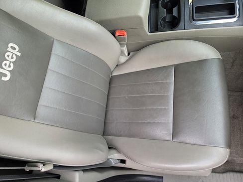 Used 2005 Jeep Grand Cherokee Laredo image 27