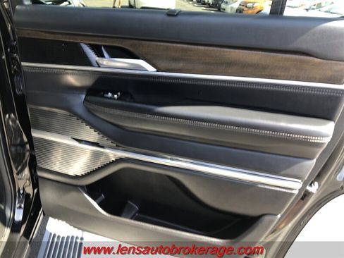 Used 2022 Jeep Grand Wagoneer Series I AWD/4WD image 19