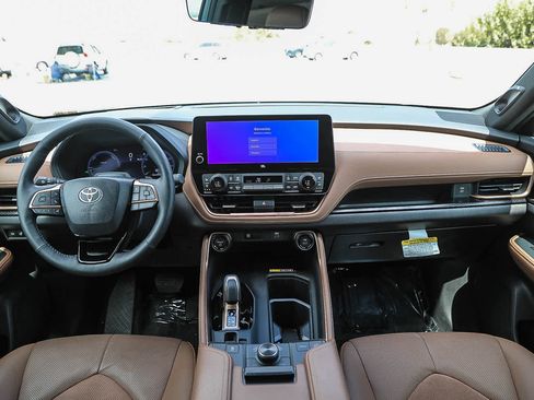 Certified 2026 Toyota Grand Highlander AWD Hybrid image 13