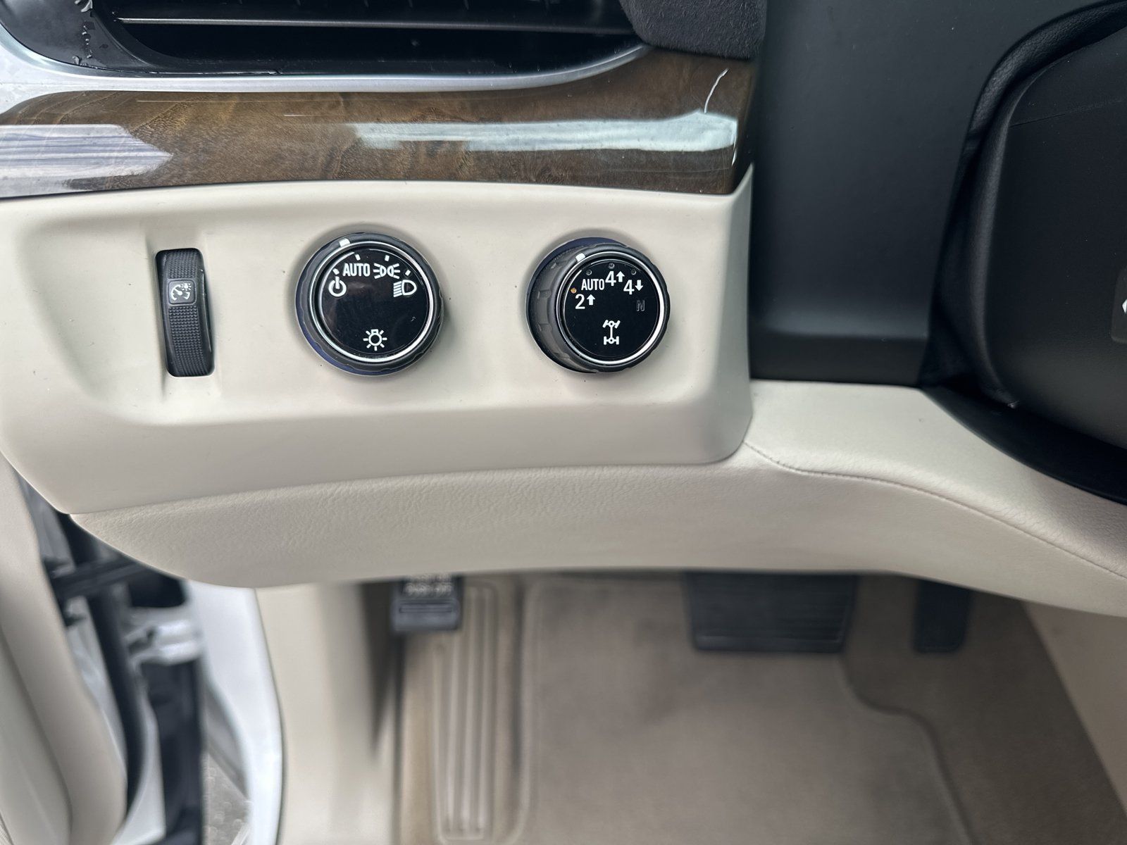 Used 2020 Cadillac Escalade Luxury AWD/4WD image 10